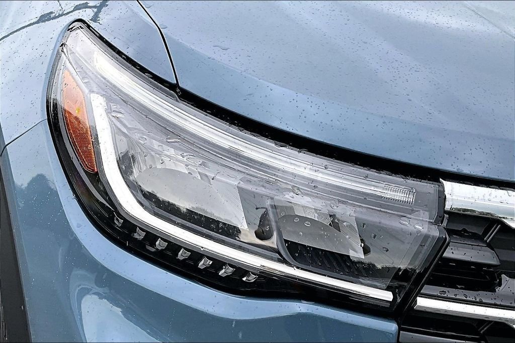 New 2027 Vapor Blue Metallic Ford Active image 32