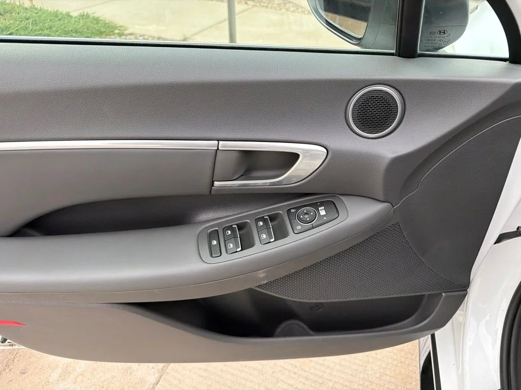 Used 2020 Gray Hyundai SEL image 7
