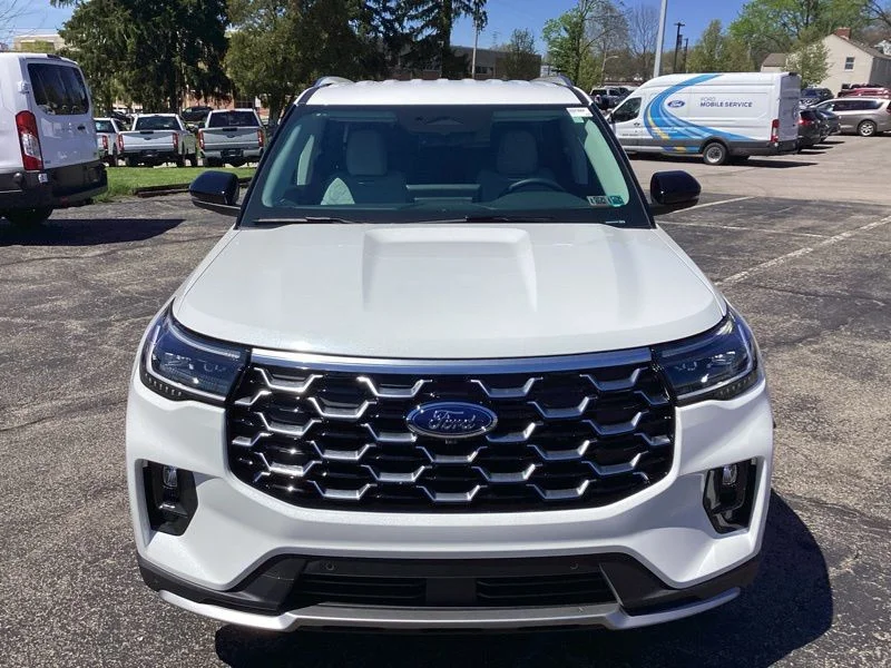 New 2026 White Ford Platinum image 3