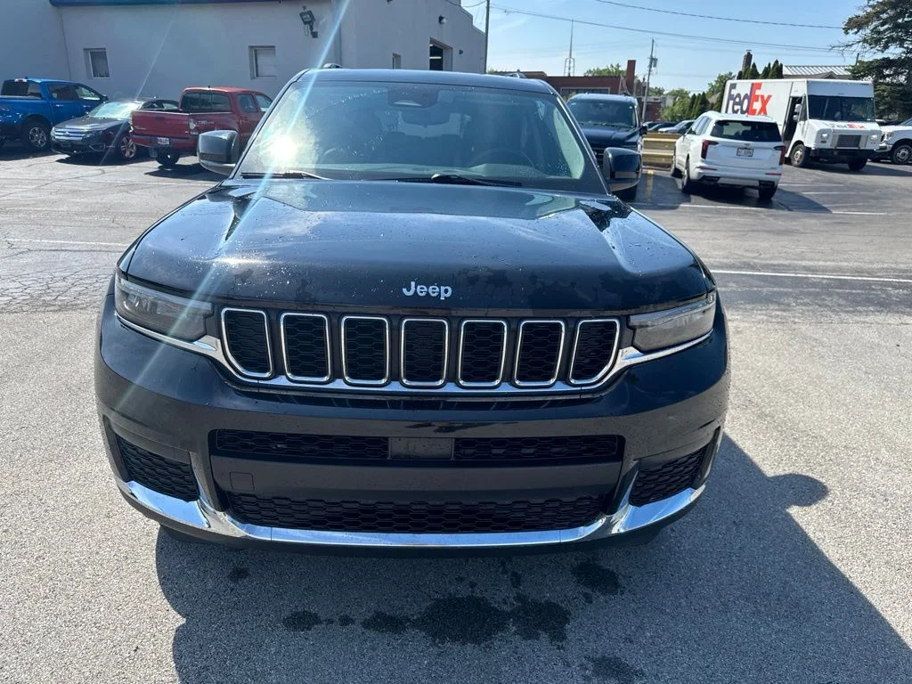 Certified Used 2021 Black Jeep Laredo image 15