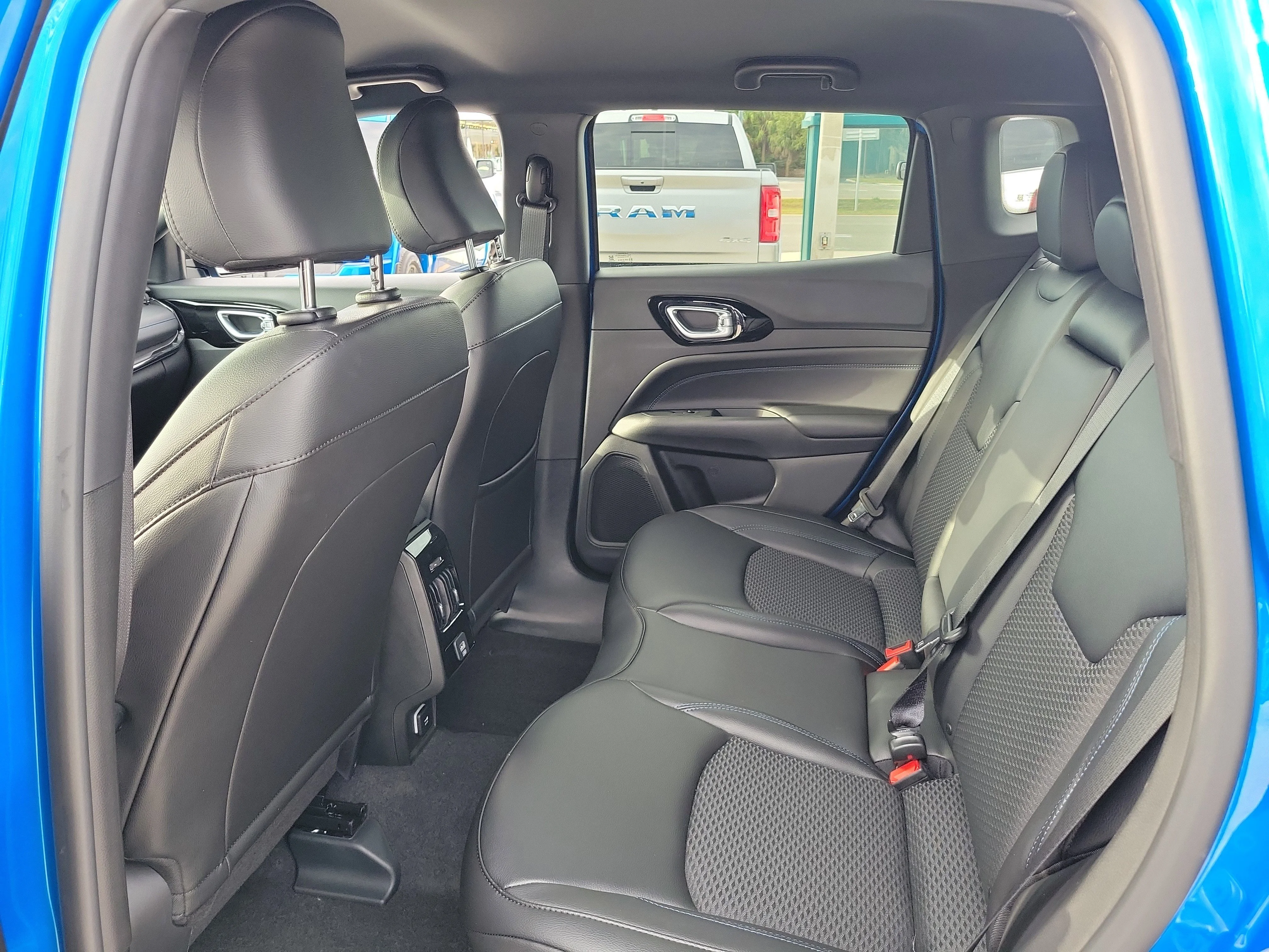 New 2026 Hydro Blue Pearlcoat Jeep Latitude image 6