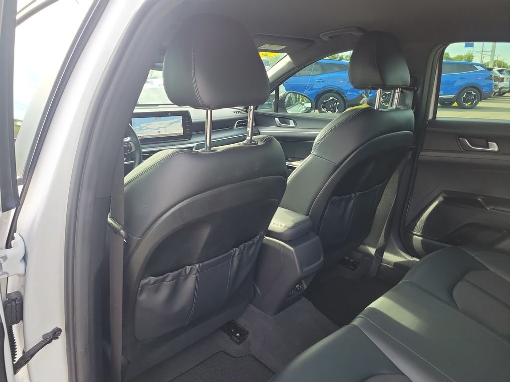 Used 2024 White Kia GT-Line image 15