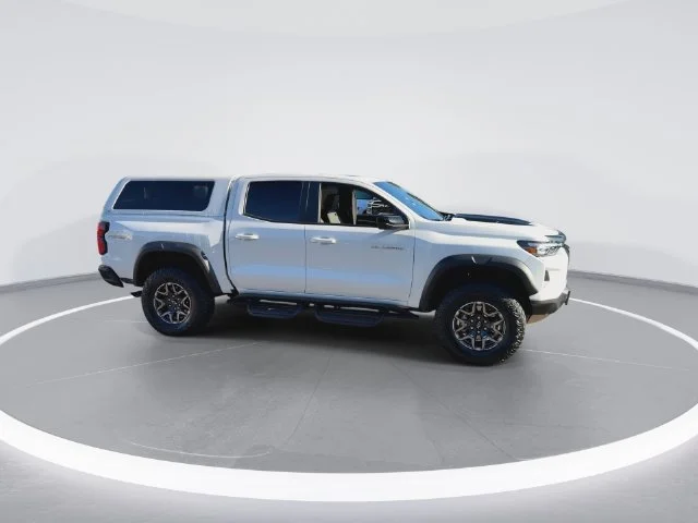 Used 2025 White Chevrolet ZR2 image 2