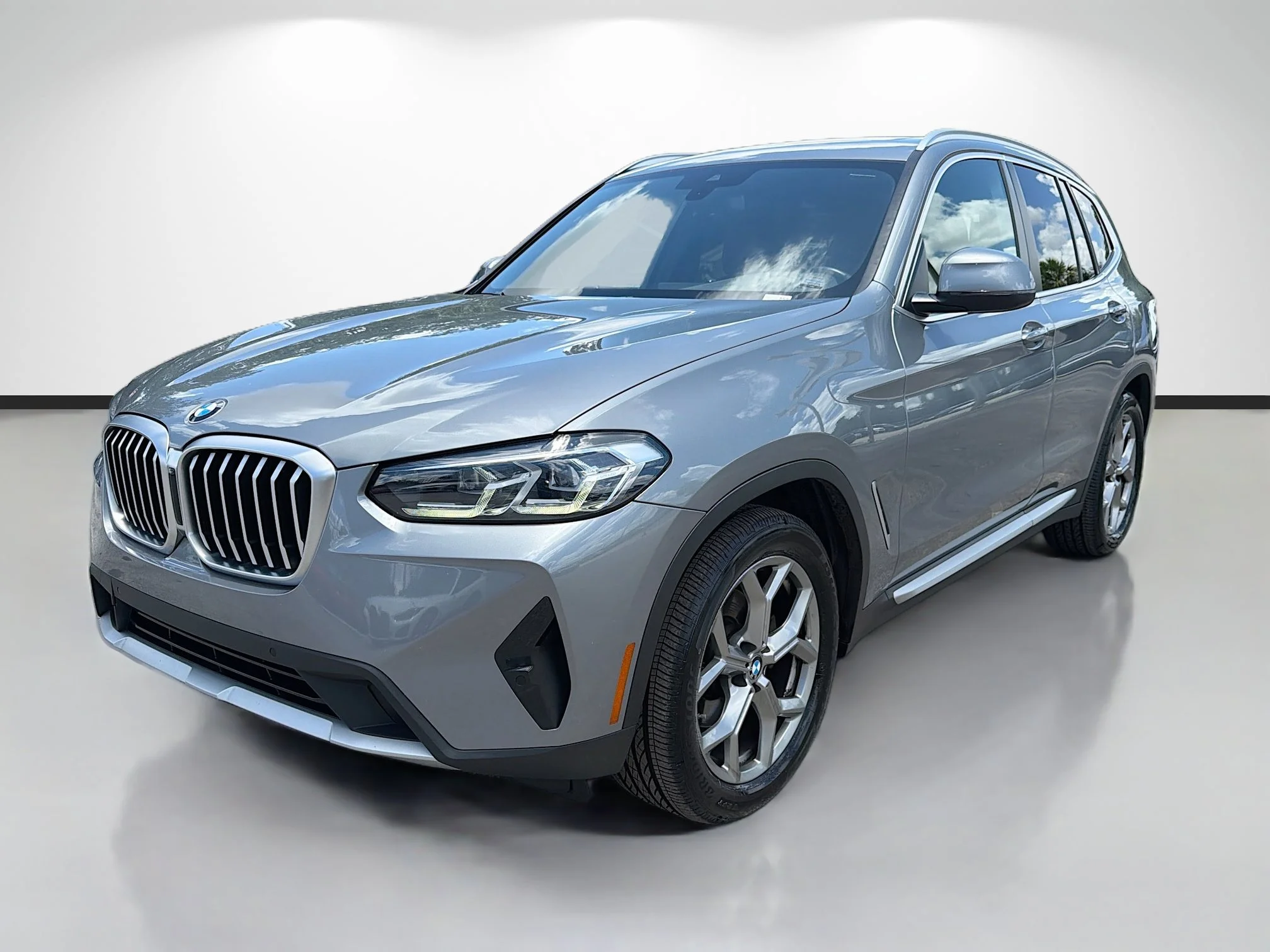 Used 2023 Skyscraper Gray Metallic BMW sDrive30i image 7