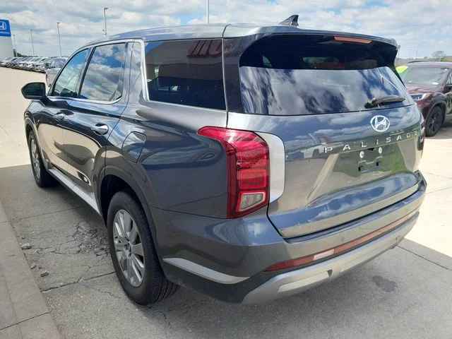 Used 2025 Gray Hyundai SE image 7