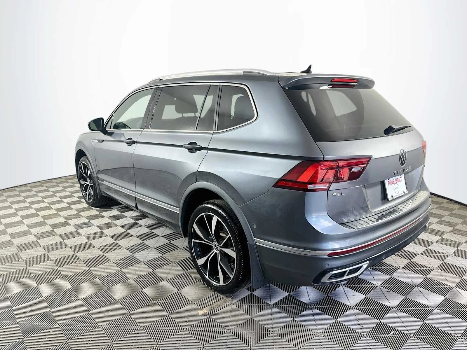 Used 2022 Platinum Gray Metallic Volkswagen SEL R-Line image 6
