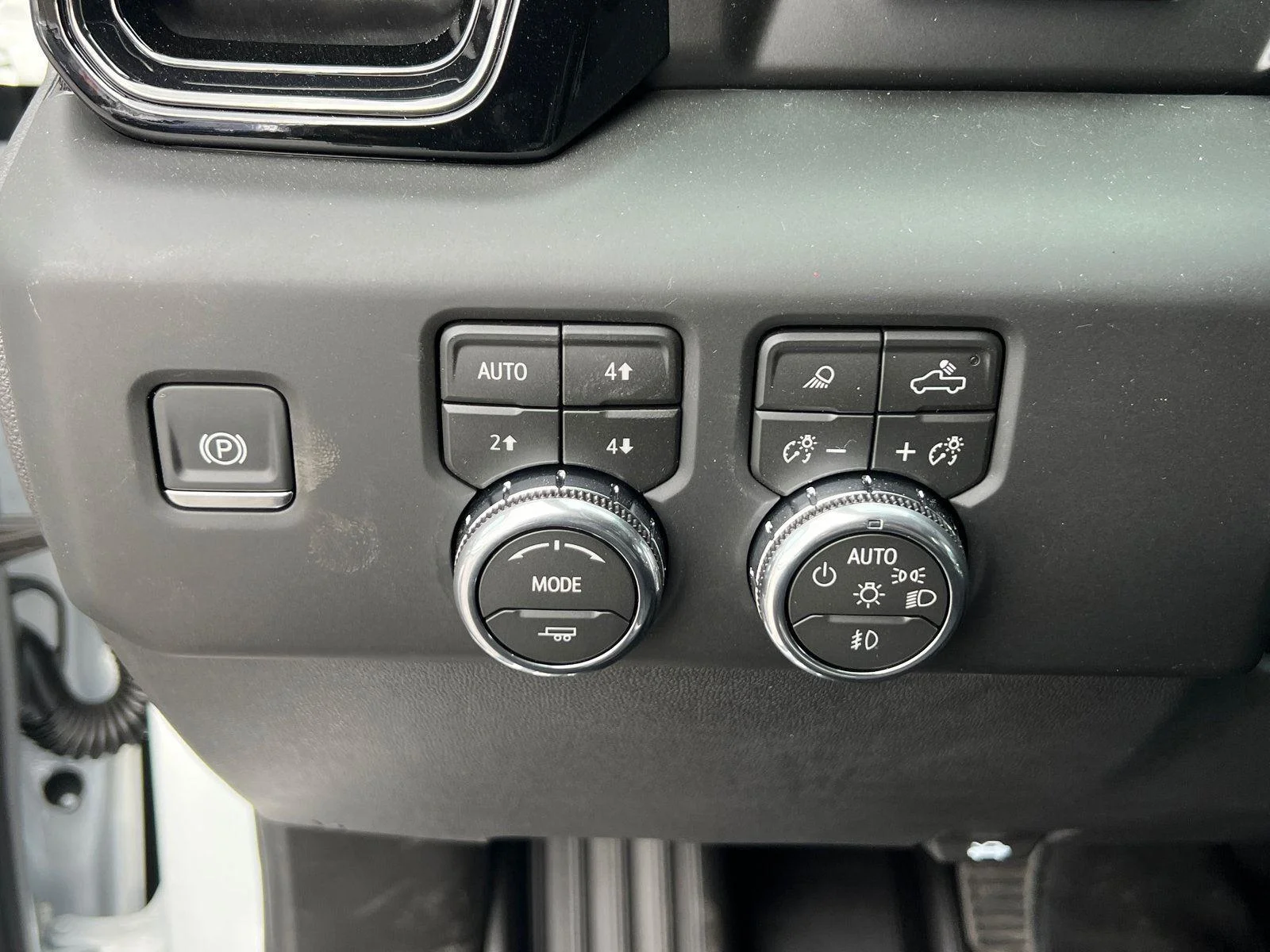 2026 GMC Sierra 1500 AT4X - Photo 27