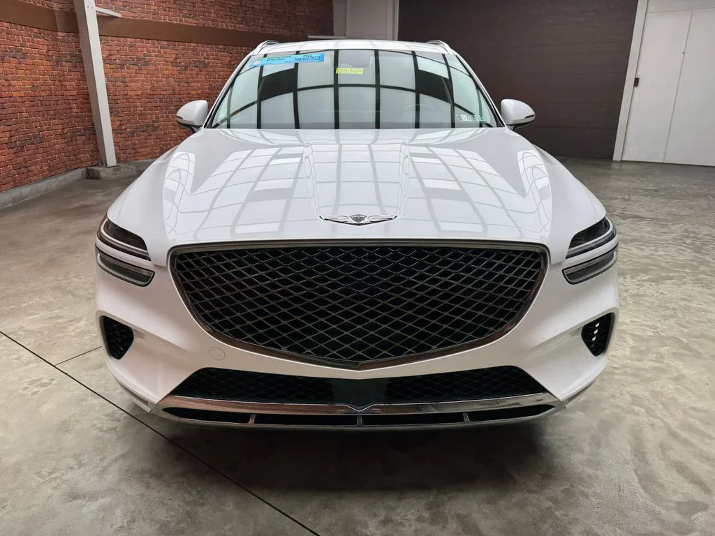 Used 2022 White Genesis 2.5T image 7