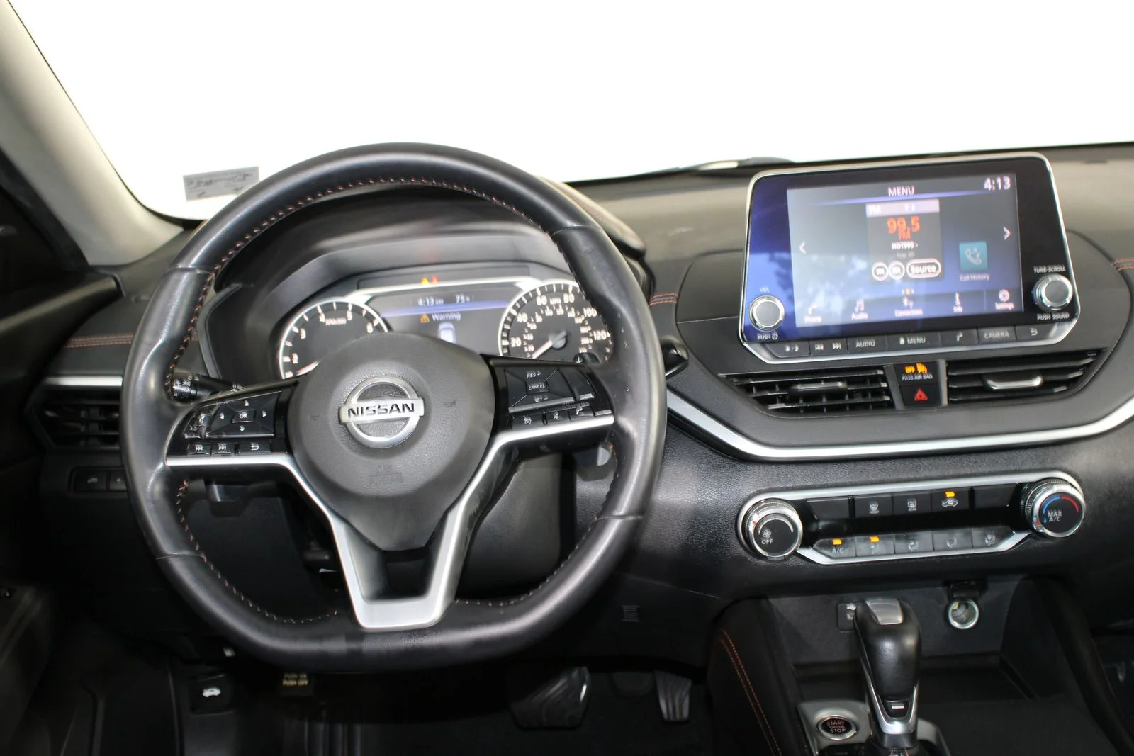 Used 2019 Black Nissan 2.5 SR image 21