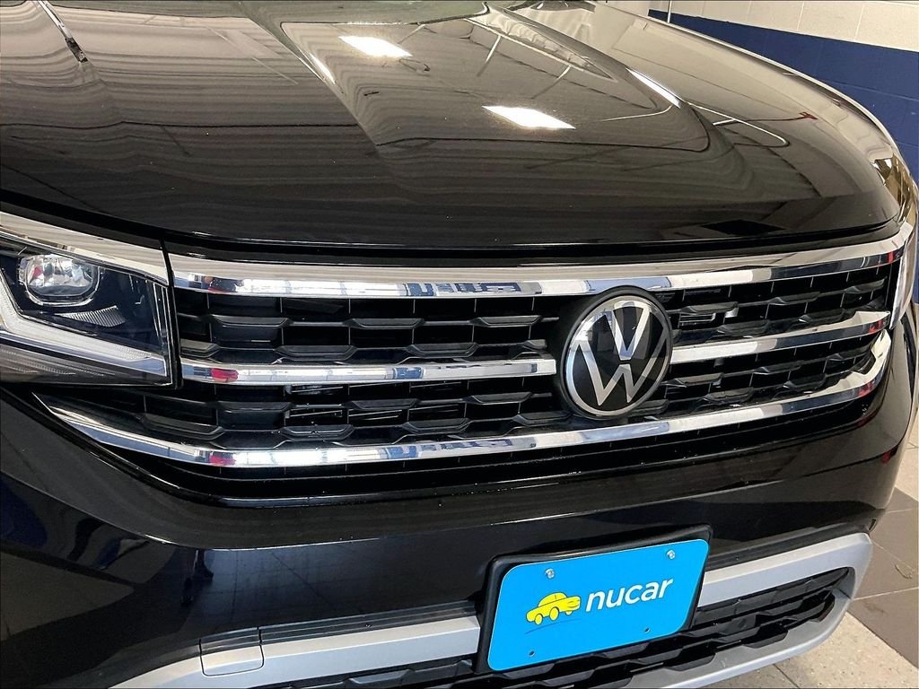 Used 2023 Black Volkswagen 3.6L V6 SE w/Technology image 33
