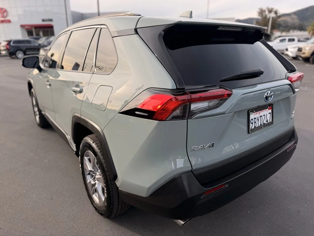 Used 2022  Toyota XLE image 6