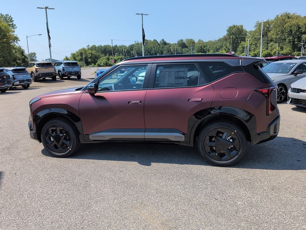 New 2027 Magma Red Matte Kia X-Line S image 4