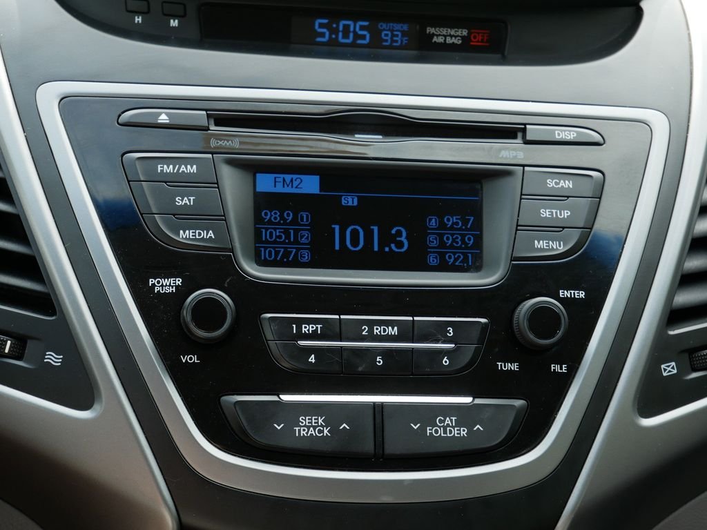 Used 2014 Gray Hyundai SE image 22