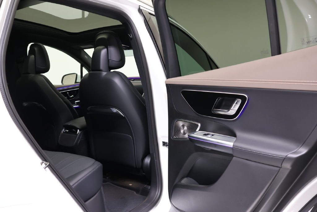 New 2027  Mercedes-Benz 320 SUV image 52