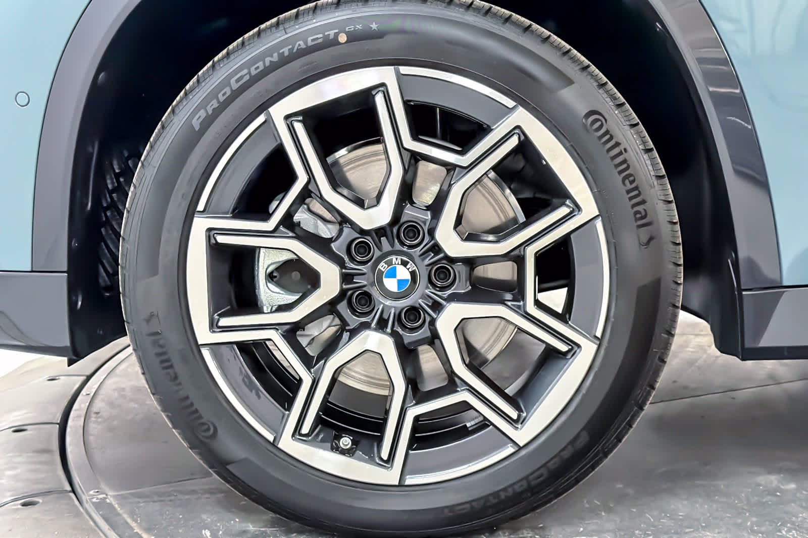 Used 2026 Cape York Green Metallic BMW xDrive28i image 25