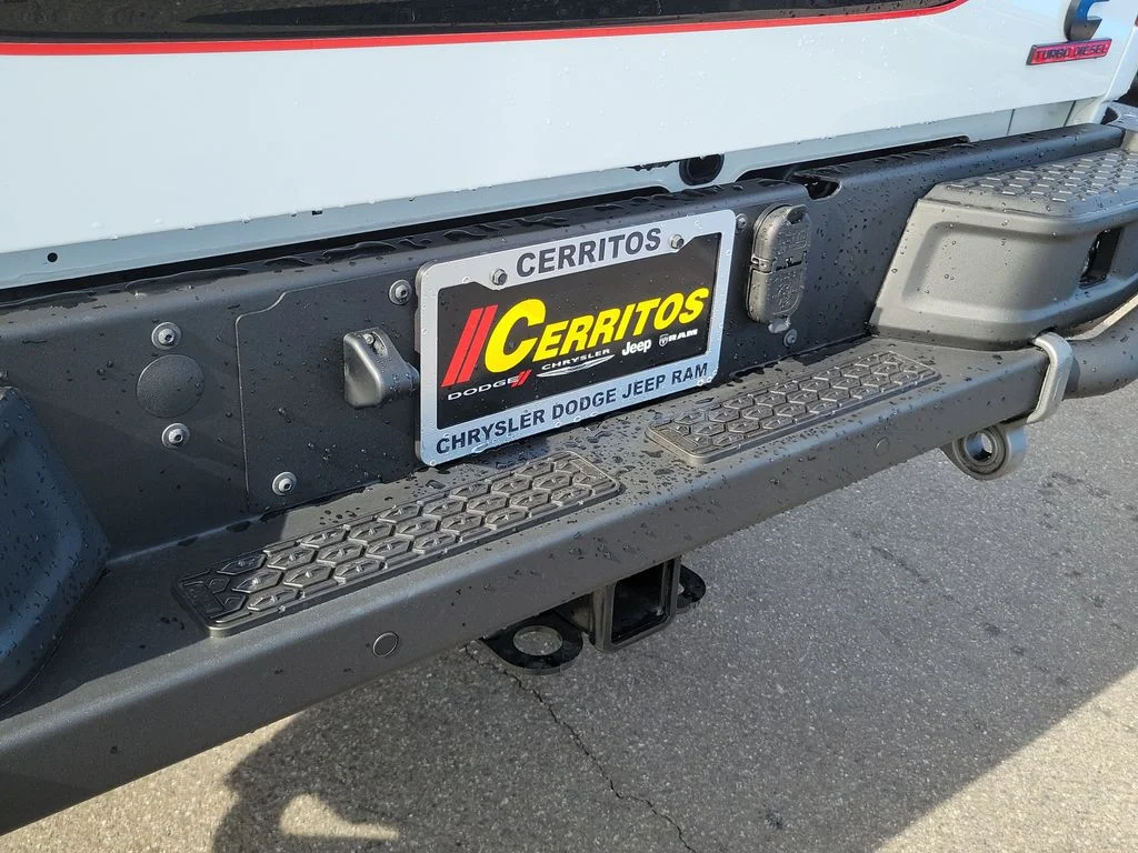 Used 2025 White Ram Laramie image 34