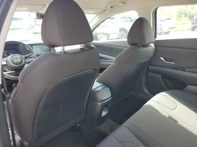 2026 Hyundai Elantra SE - Photo 8