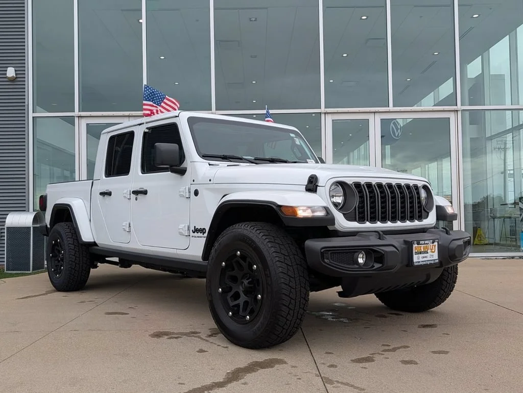 2025 Jeep Gladiator Nighthawk Auto's photo