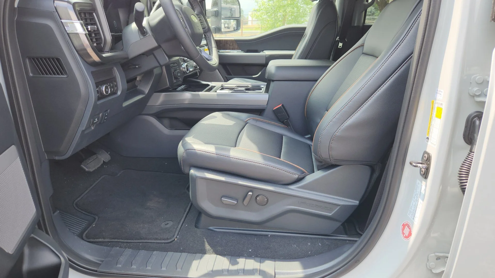 New 2026 Avalanche Ford LARIAT image 13