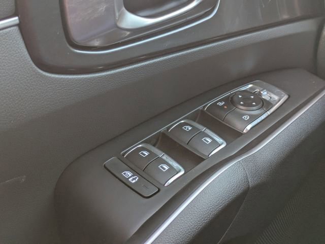 2025 Kia Sorento S - Photo 28