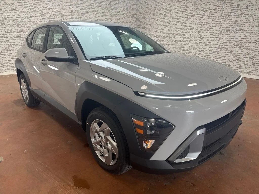 New 2027 Cyber Gray Metallic Hyundai SE image 1