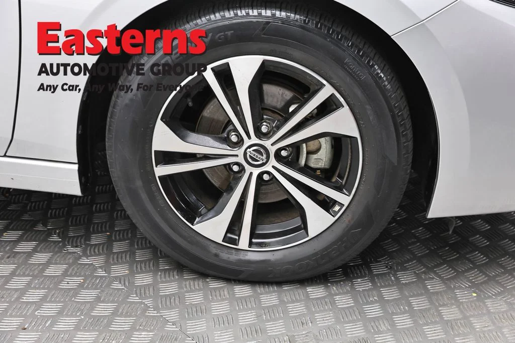 Used 2022 Silver Nissan SV image 30