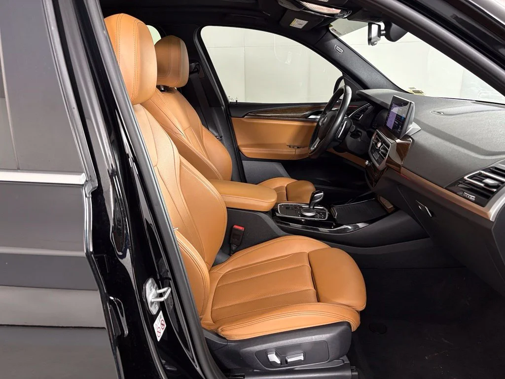 Used 2022 Black BMW sDrive30i image 42