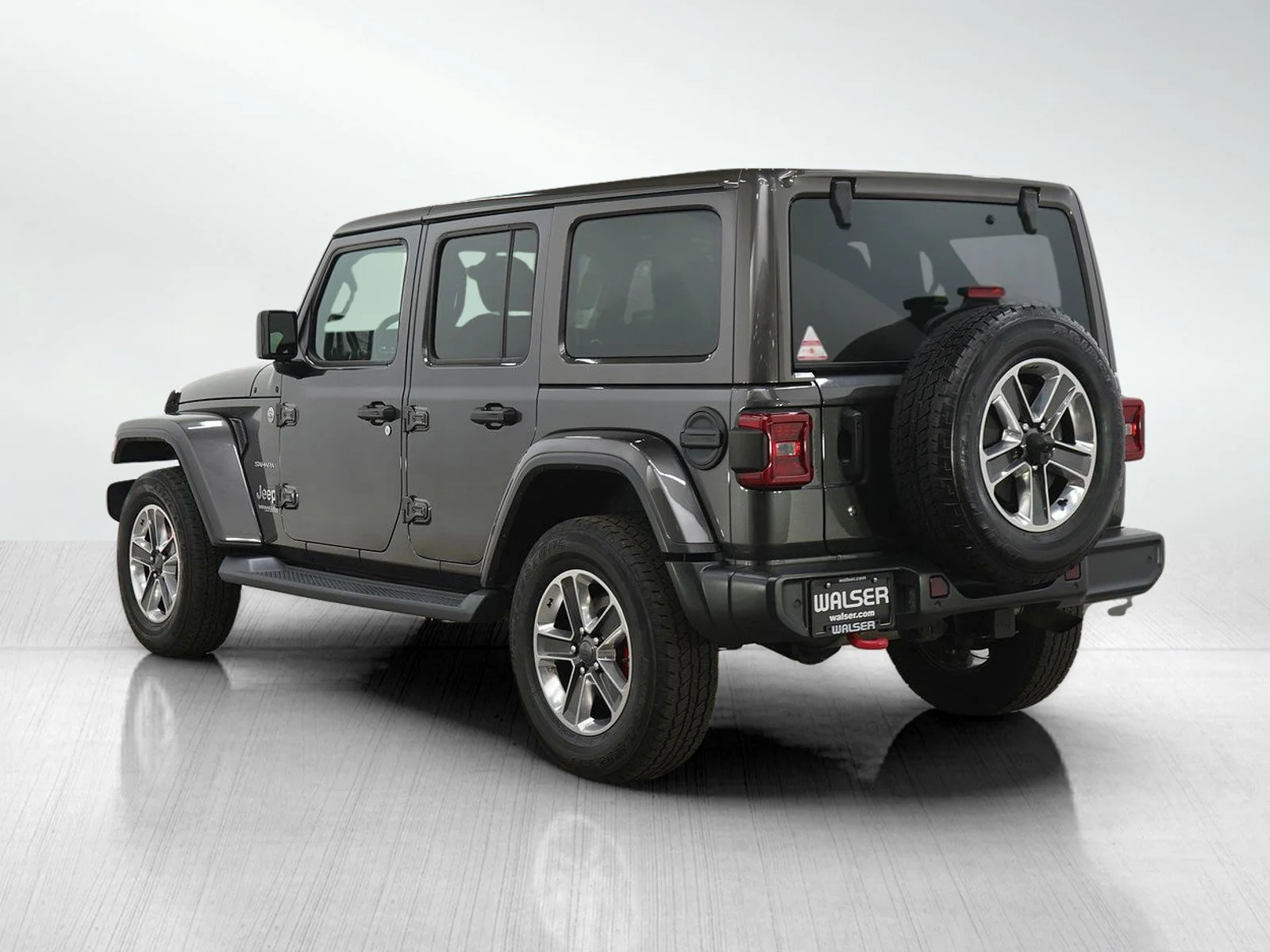 Used 2018 Granite Crystal Metallic Clearcoat Jeep Unlimited Sahara image 3