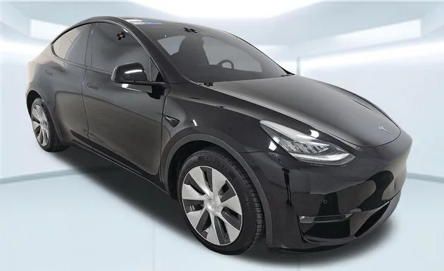 Used 2022  Tesla Long Range image 3