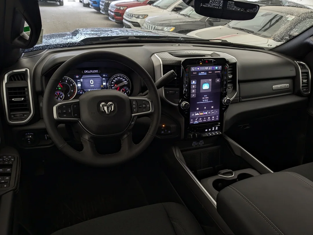 New 2026 Blue RAM Big Horn - - 6.7L HO Diesel - 5th Wheel/Gooseneck Prep - Sport App Pkg - Nav - Cargo Cam & More! image 25