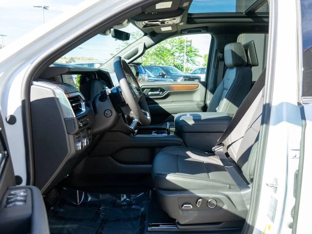 2026 GMC Yukon XL Denali - Photo 11