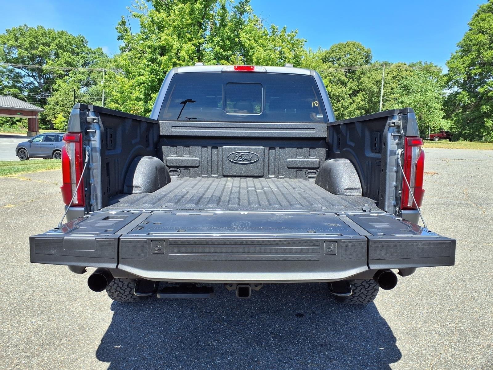 Used 2025 Gray Ford Tremor image 33