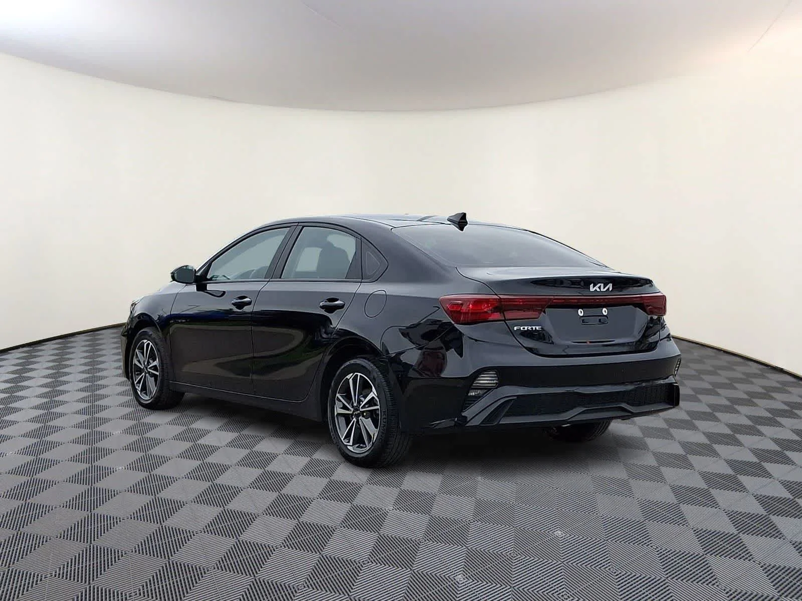 Used 2023 Aurora Black Kia LXS image 7