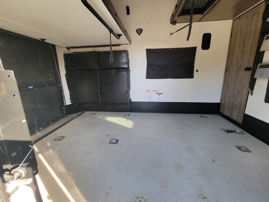 Used 2022  Rogue Toy Hauler image 26