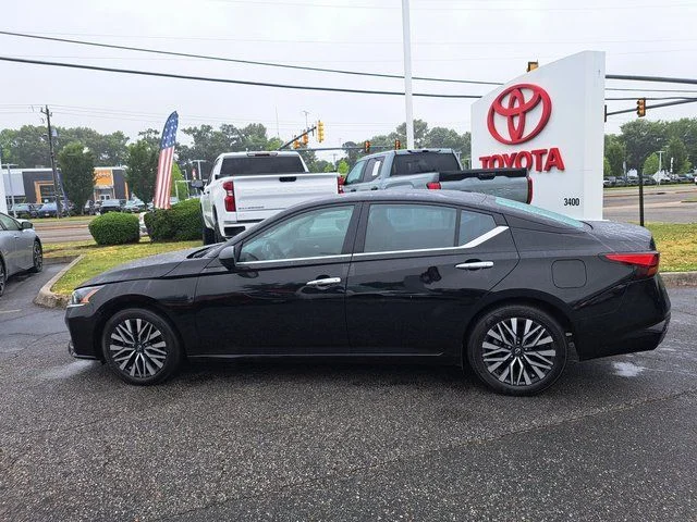2025 Nissan Altima SV - Photo 12