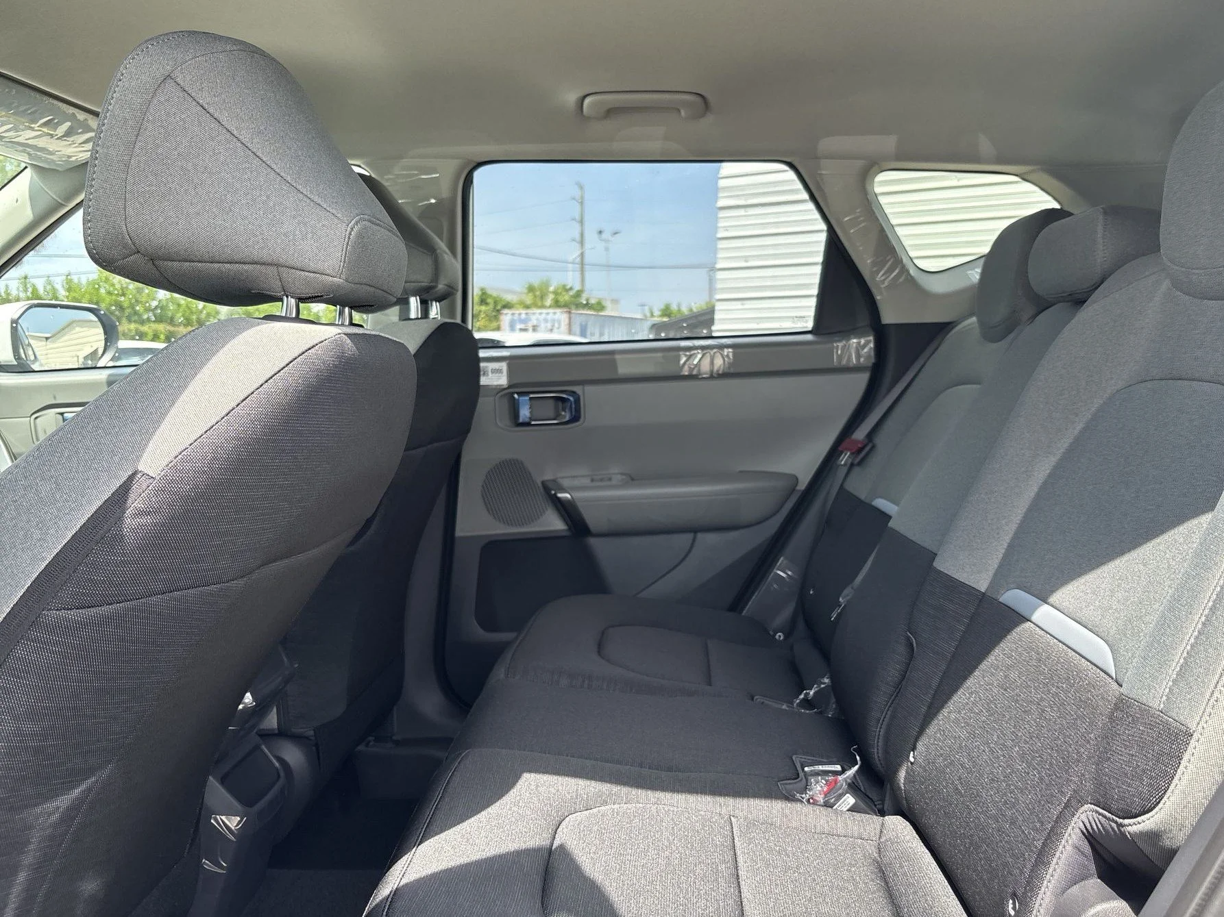 New 2027 Snow White Pearl Kia LX image 22