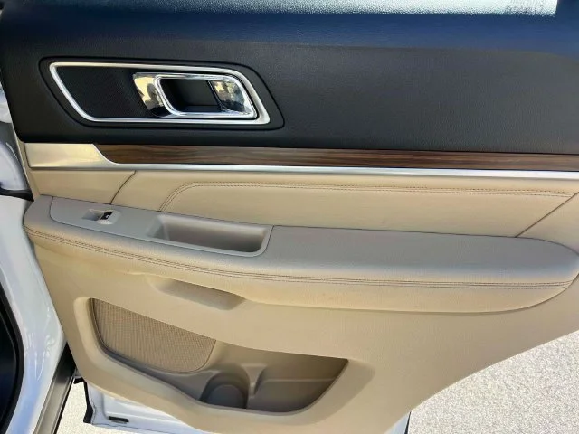 Used 2016 White Ford Limited image 21