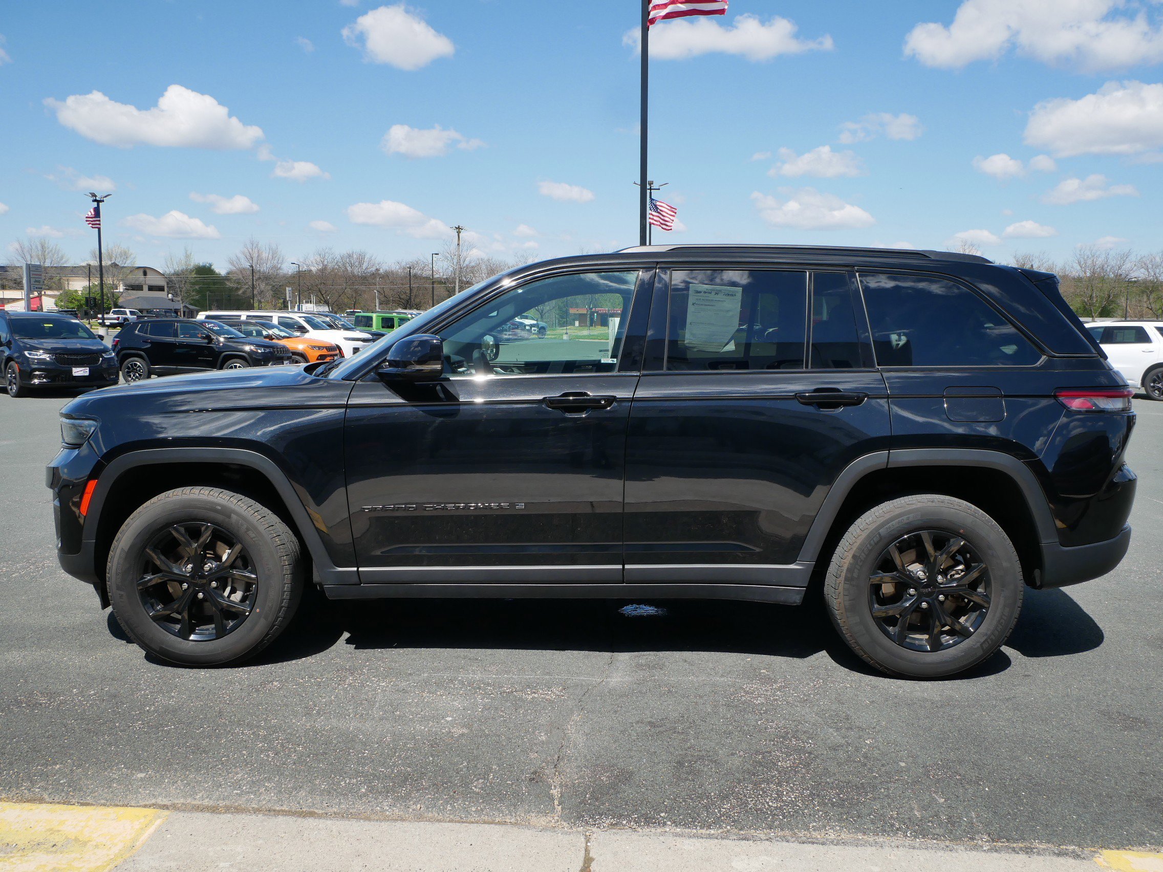View vehicle photo 5