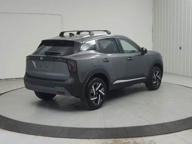 New 2027  Nissan  image 8