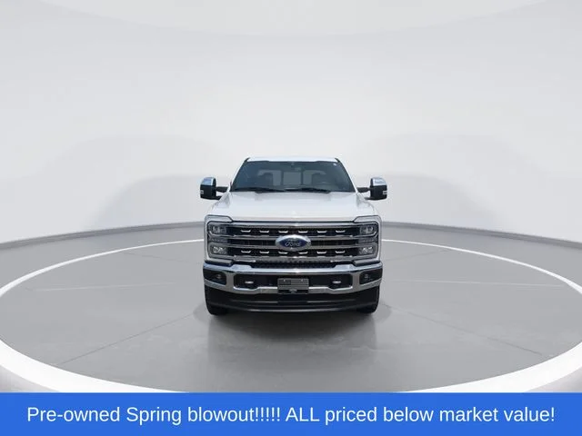 Used 2023 White Ford Lariat image 3