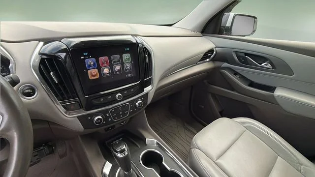 Used 2019 SILVER ICE METALLIC Chevrolet Premier image 25