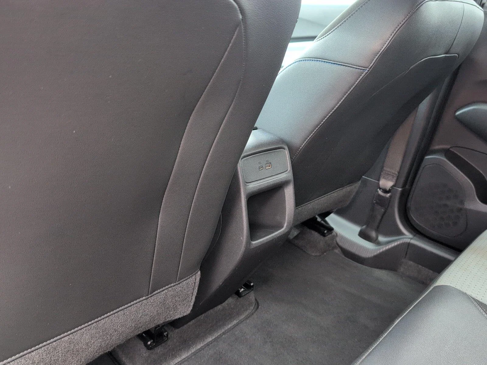 Used 2025 Sterling Gray Metallic Chevrolet LT image 32