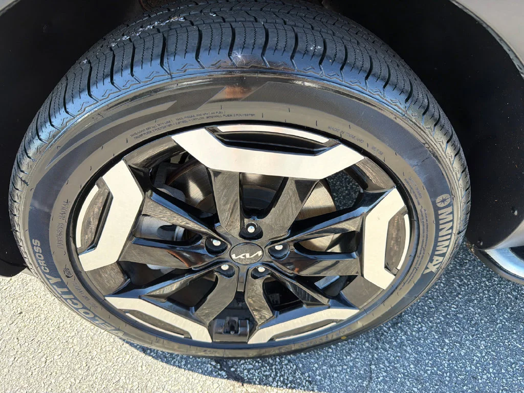 Used 2024 Red Kia EX image 11