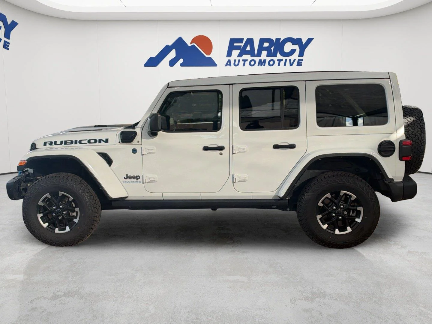 Used 2024 Bright White Clearcoat Jeep Rubicon X image 9