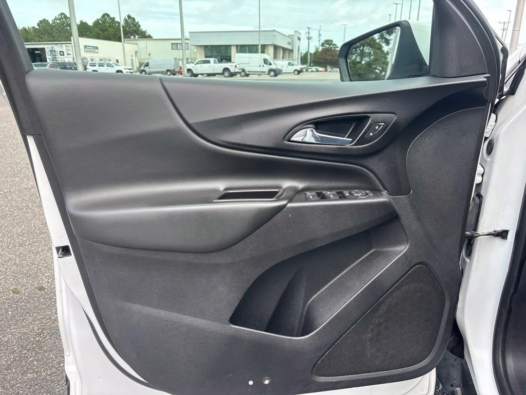 Used 2021 White Chevrolet LT image 13