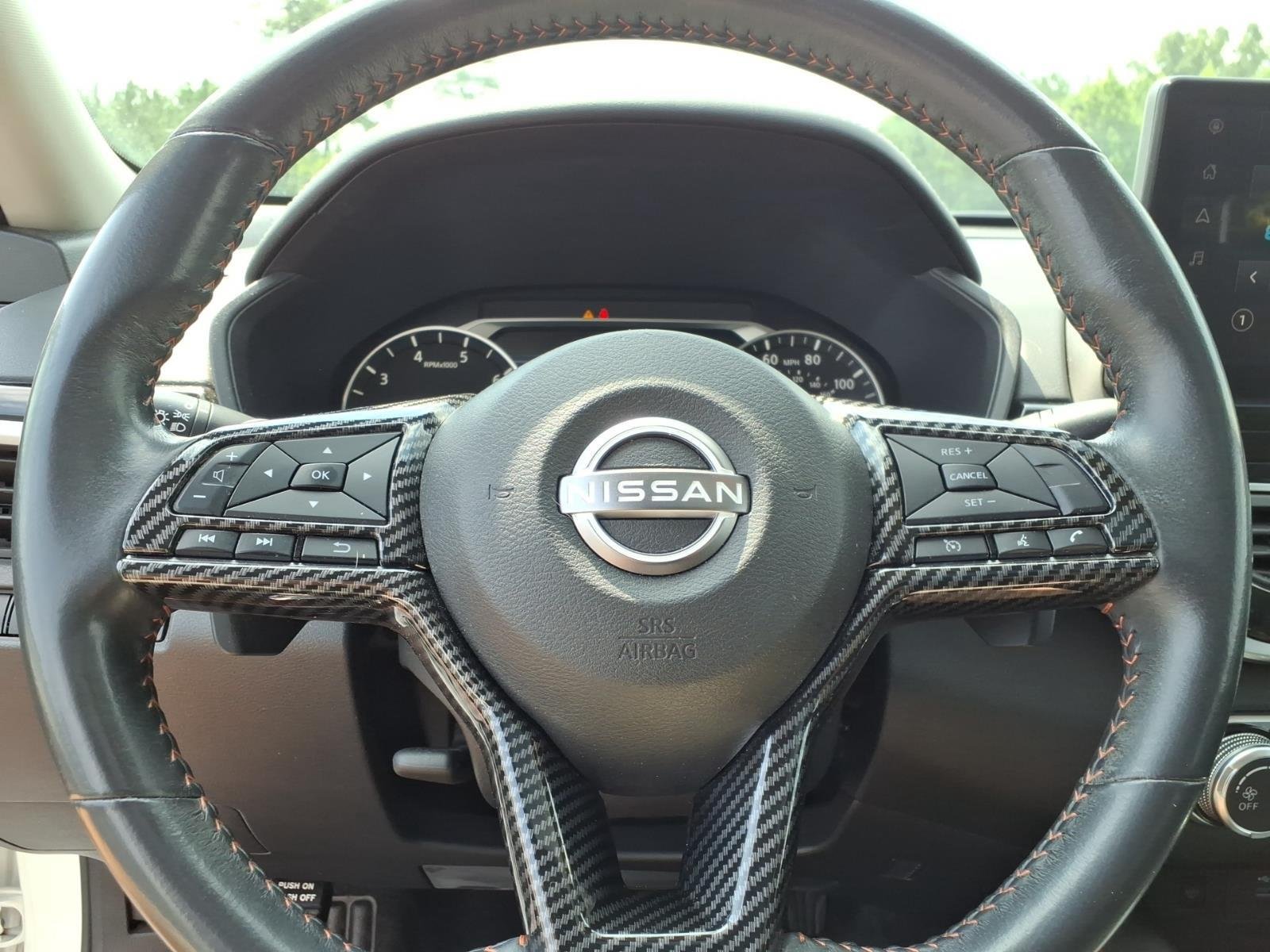 Used 2023 Pearl White Tricoat Nissan 2.5 SR image 27