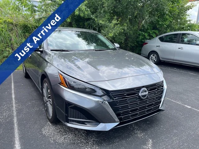 Used 2025 Gun Metallic Nissan SL image 1