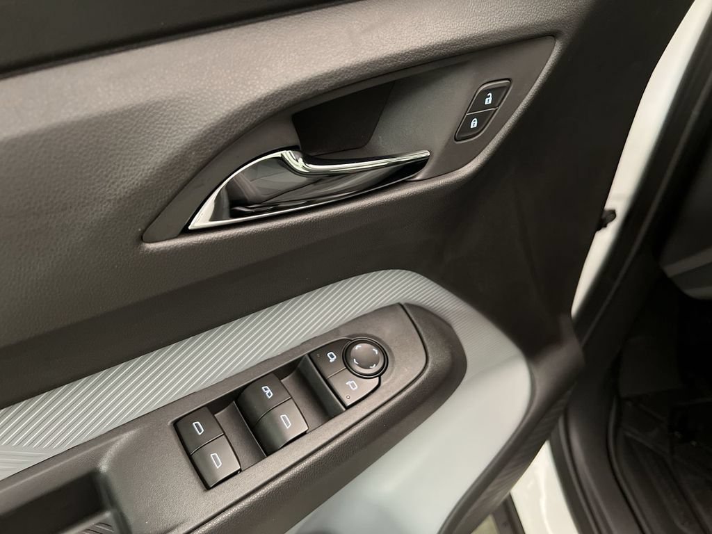 2027 Chevrolet Bolt LT - Photo 13