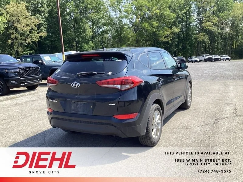 Used 2018 Black Hyundai SE image 7