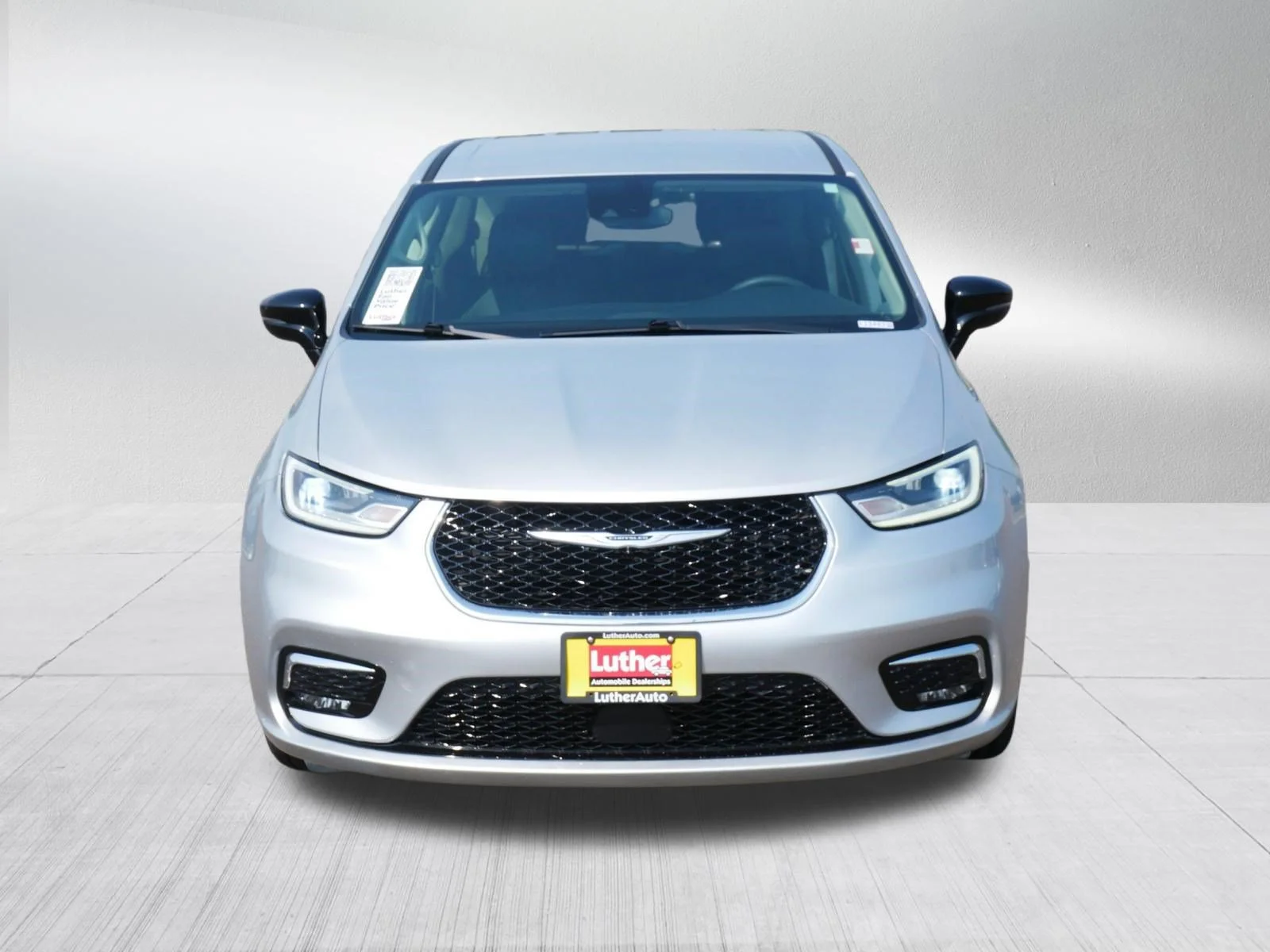Used 2024 Chrysler Pacifica Touring L with VIN 2C4RC1BG1RR188822 for sale in Cambridge, Minnesota